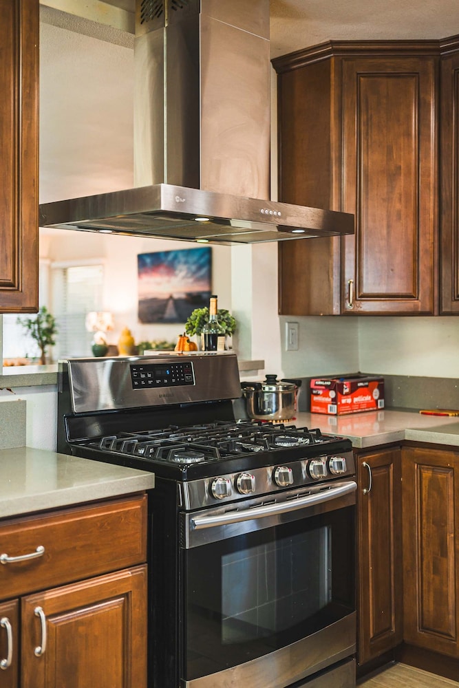 Comfortable Pasadena Retreat With Good Location