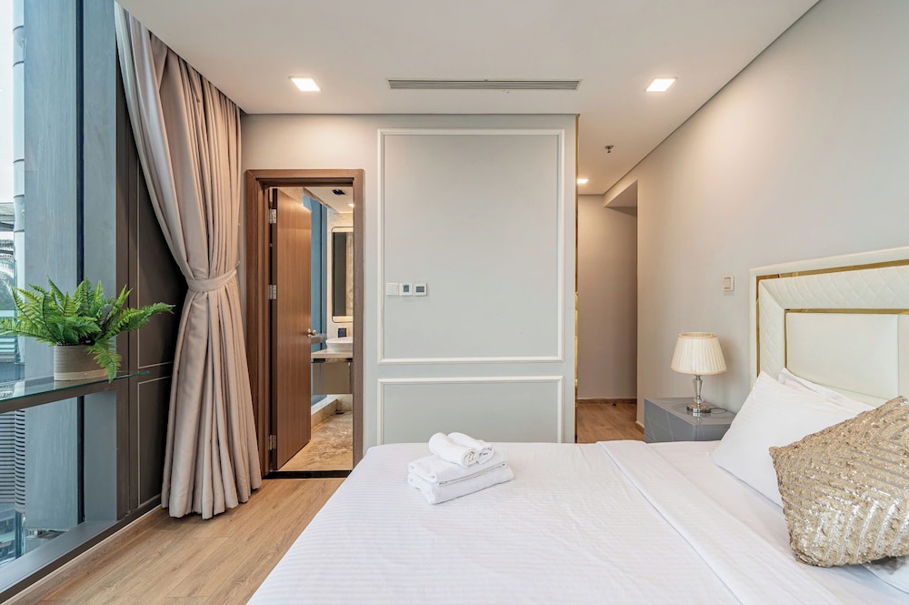 Somi Luxstay Landmark 81