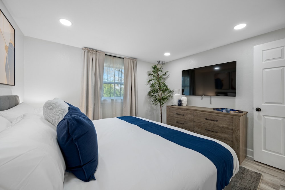 The Perfect Family Retreat w Pool and Games