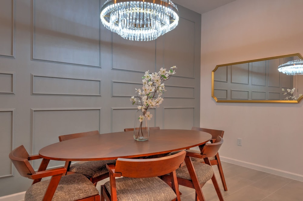 Amazing 5BD Family Townhouse at Paradiso Grande