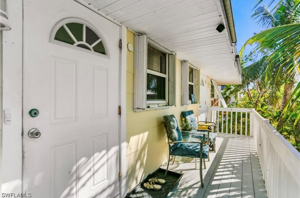 Island Oasis 2 in Fort Myers Beach view 2