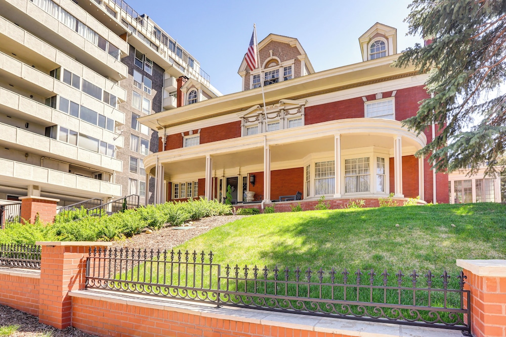 Historic French Consulate in Cap Hill w/ Yard