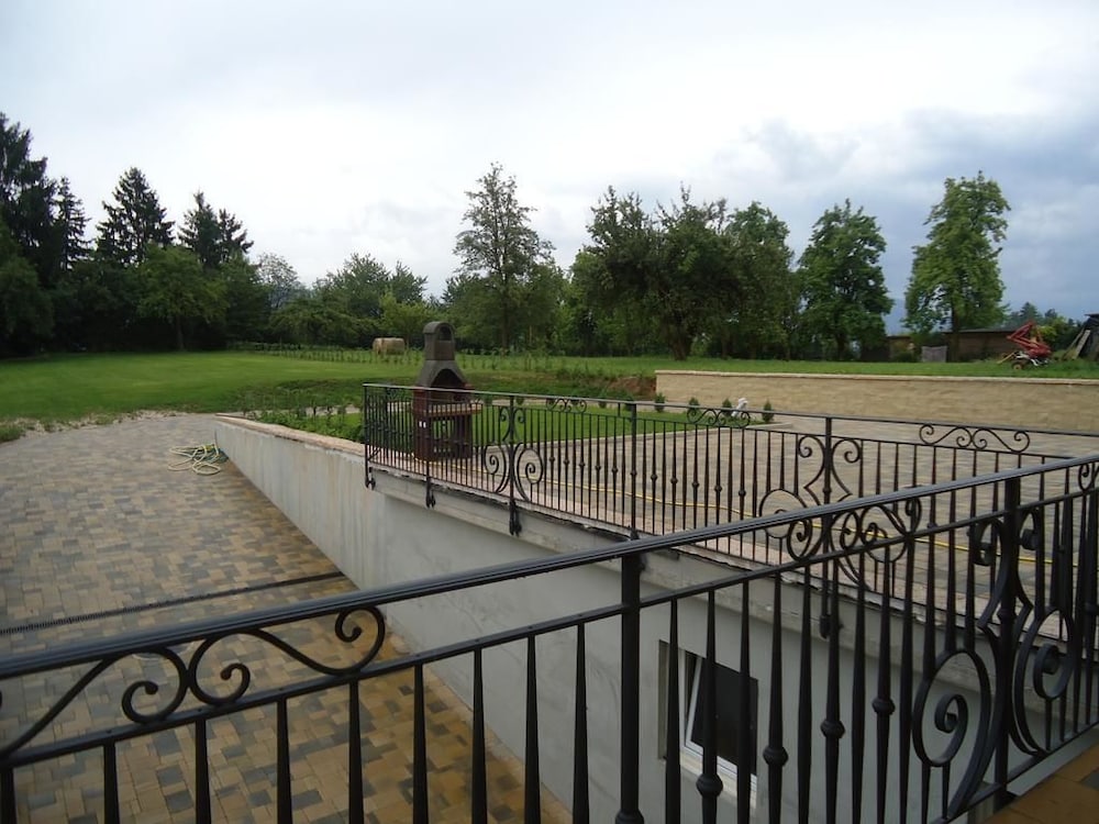 Photo 47
