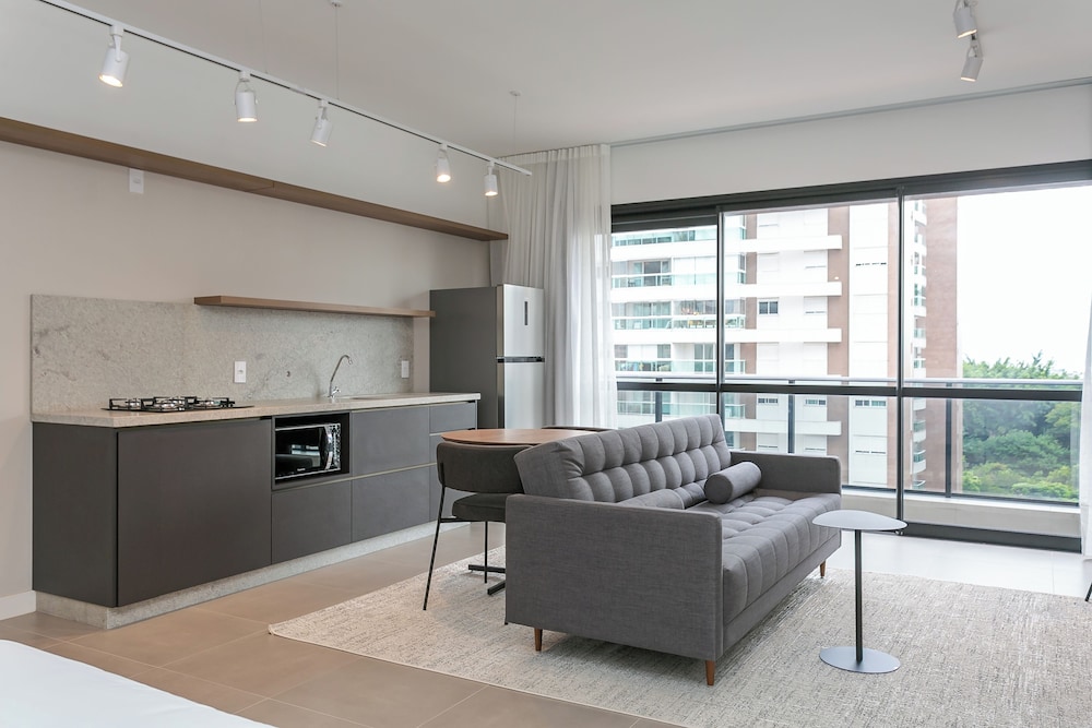 Studios Tower by Viva - Prédio com piscina e estacionamento no centro de Floripa