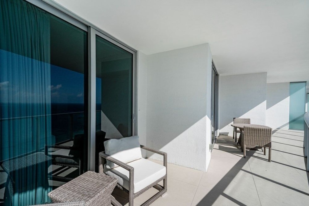 Private 2br Ocean View At Hyde Beach Resort 2 Bedroom Condo