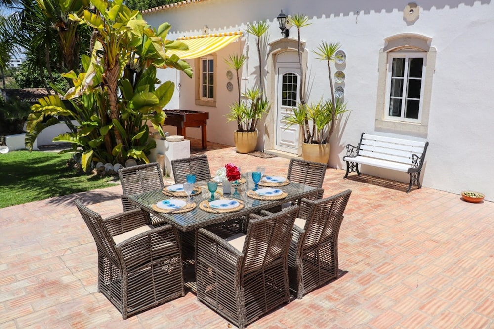 Idyllic Farm House With Huge Garden for 14pax