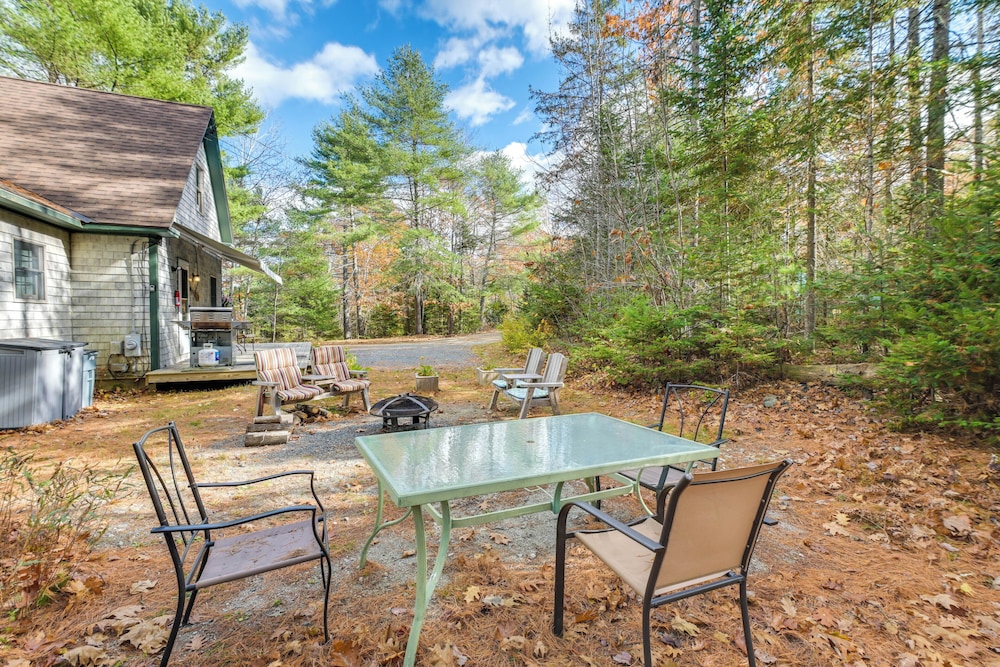17 Mi to Acadia: Cottage Near Downtown Ellsworth!