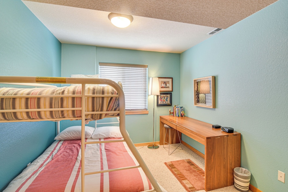 Spacious Fraser Duplex w/ Fireplace & Scenic Views