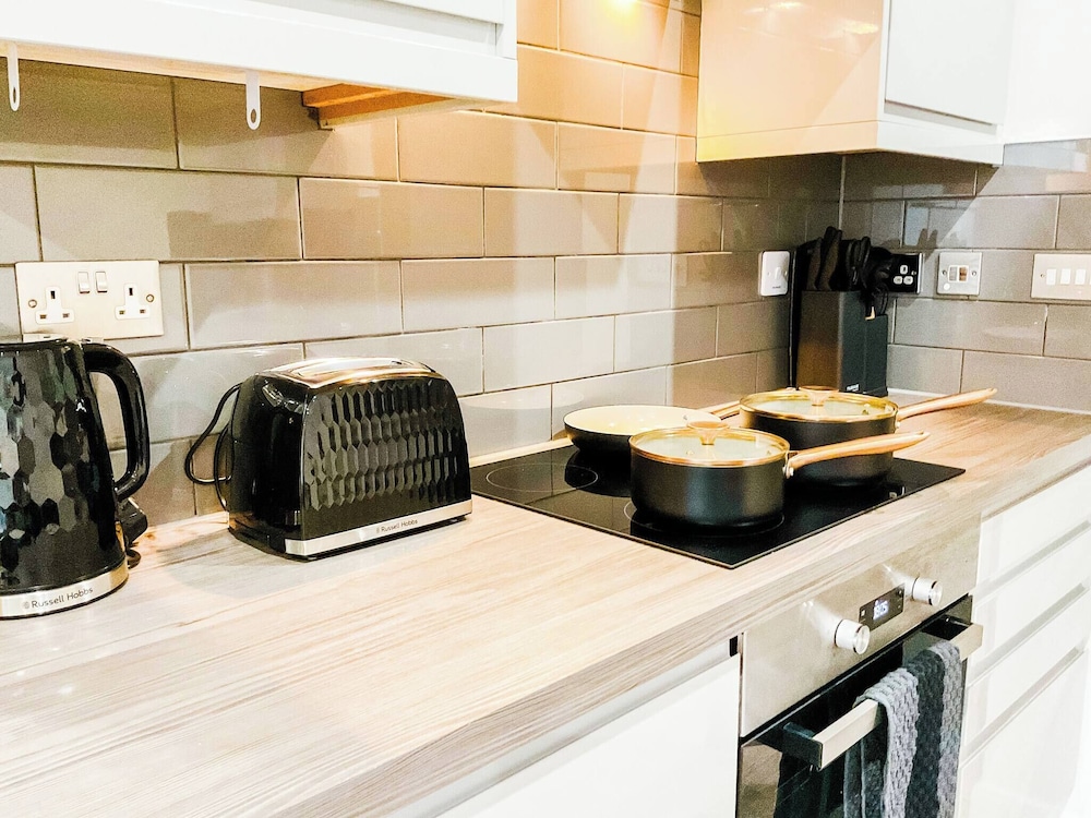 Spacious City Centre Apartment for Up to 5
