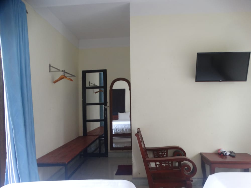 Yellow House Homestay