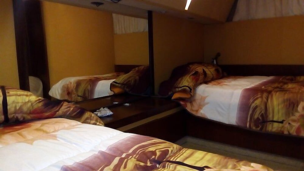 Akhir Cruise Charter photo 4