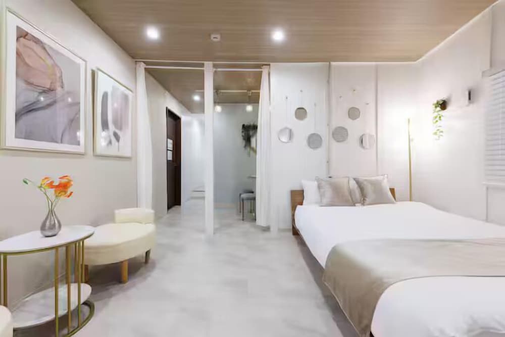 Namba Kuromon Central Self Inn