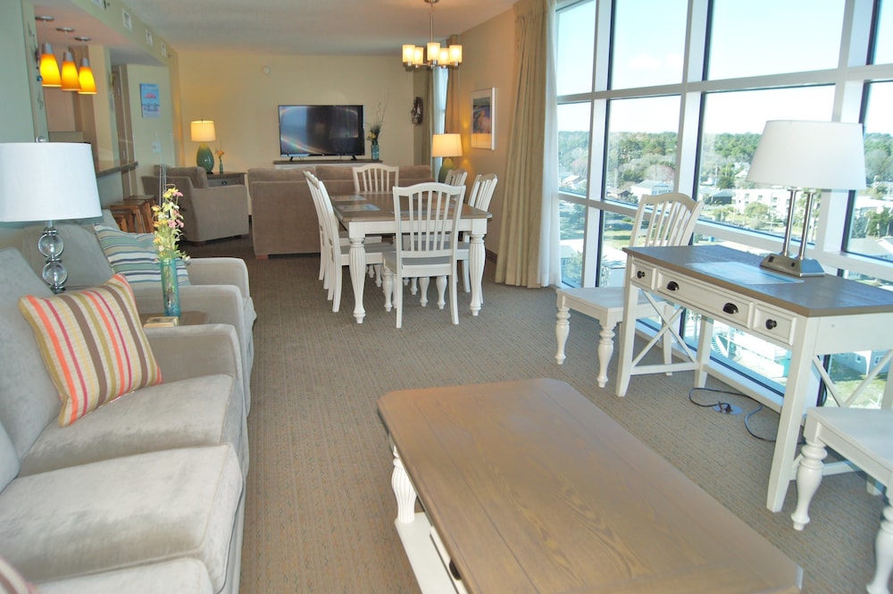 Seaside Resort 1003 3 Bedroom Condo by RedAwning