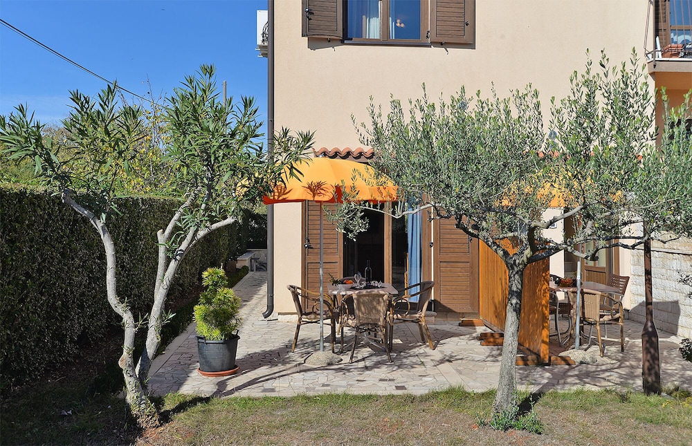 Apartments Pam 379