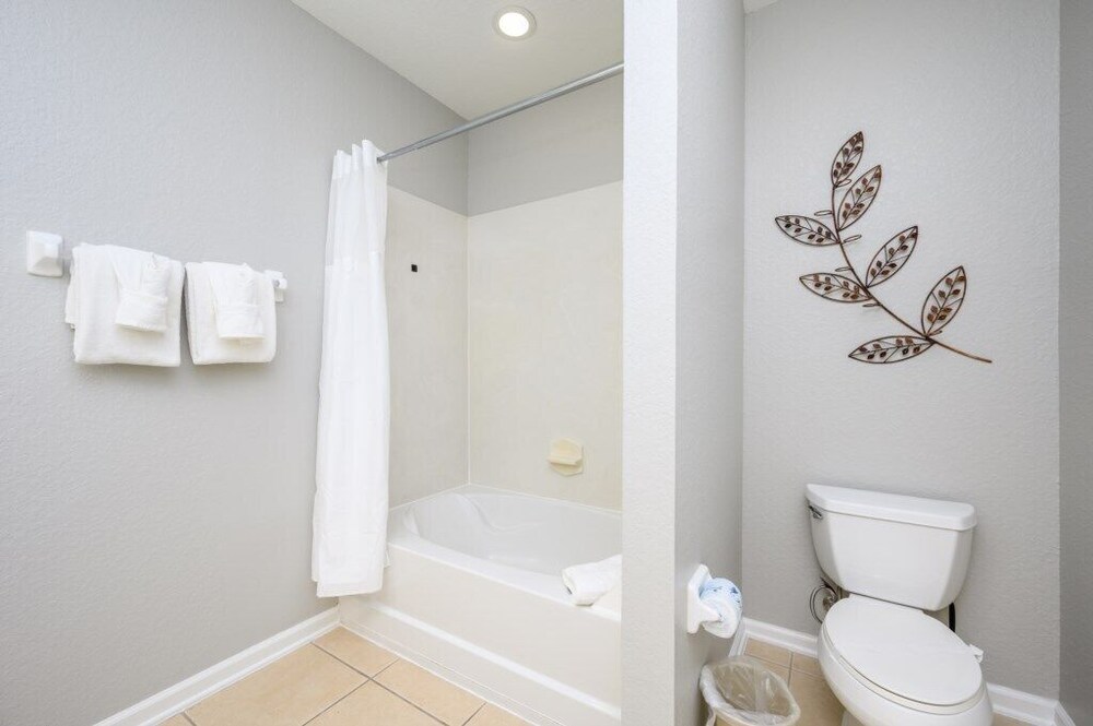 Epic Universe New Listing Beautiful Townhome, Vista Cay 4019