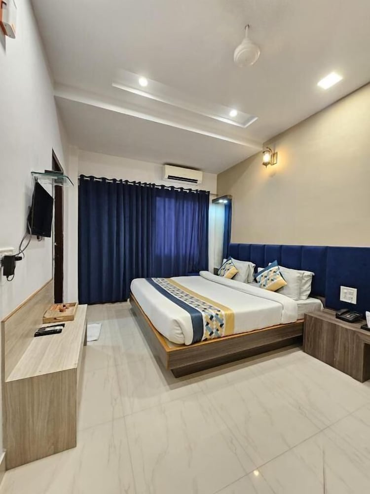 The Sky Comfort Hotel Brahm Sambandh