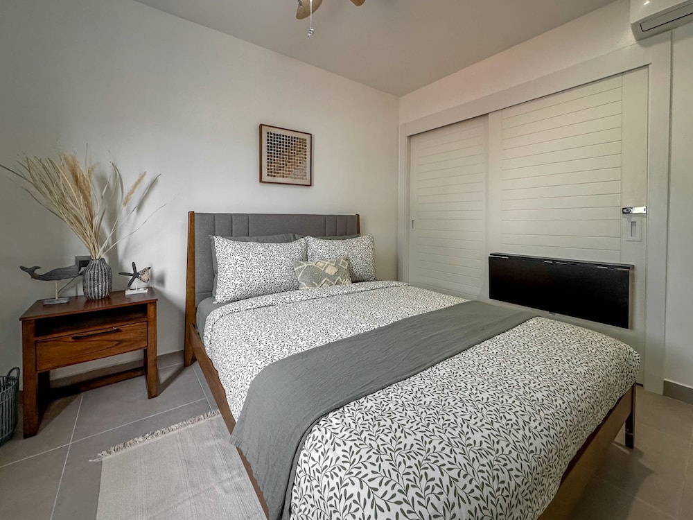 Gorgeous new Beach Apartment