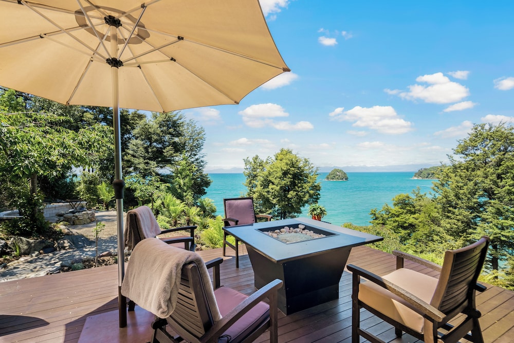 Fireplace Suite - Ocean Views & Beach