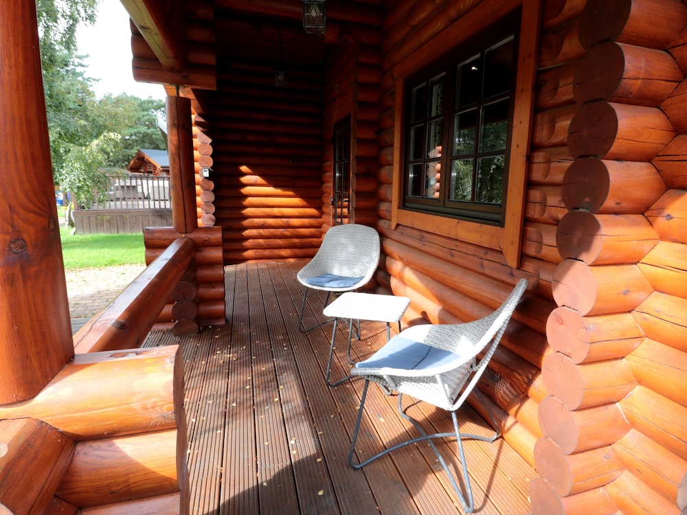 Welcome Hjem Log Cabin