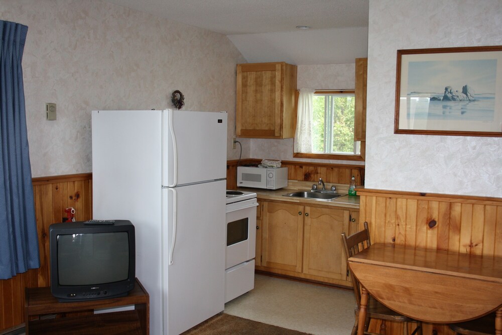 Shining Waters Cottages