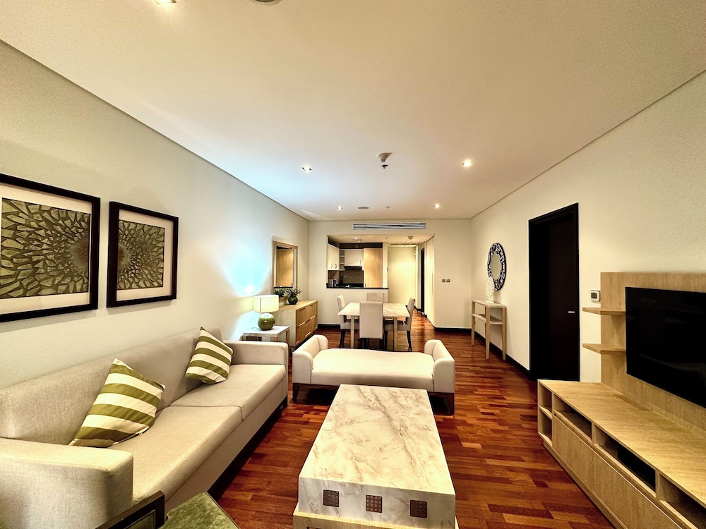 Lux BnB I Palm Jumeirah Resort I Palm Views