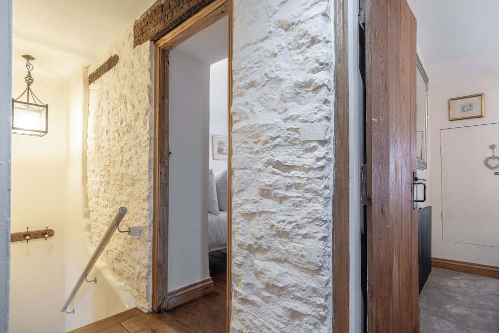 Eilmers Cottage Lovely 4BD in Malmesbury