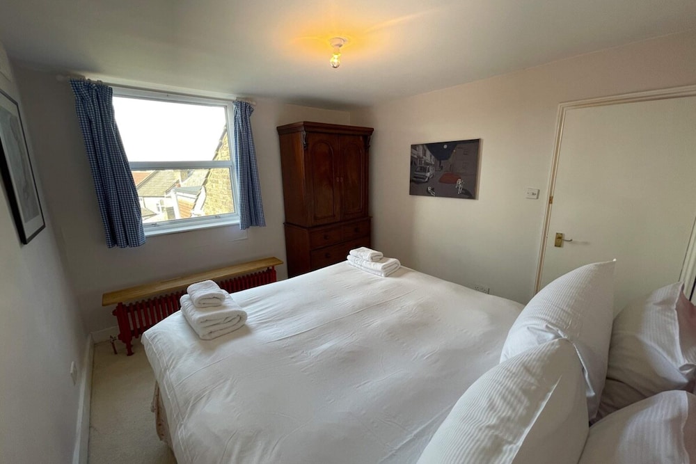 Modern & Cosy 1 Bedroom Top Floor Flat in East Dulwich