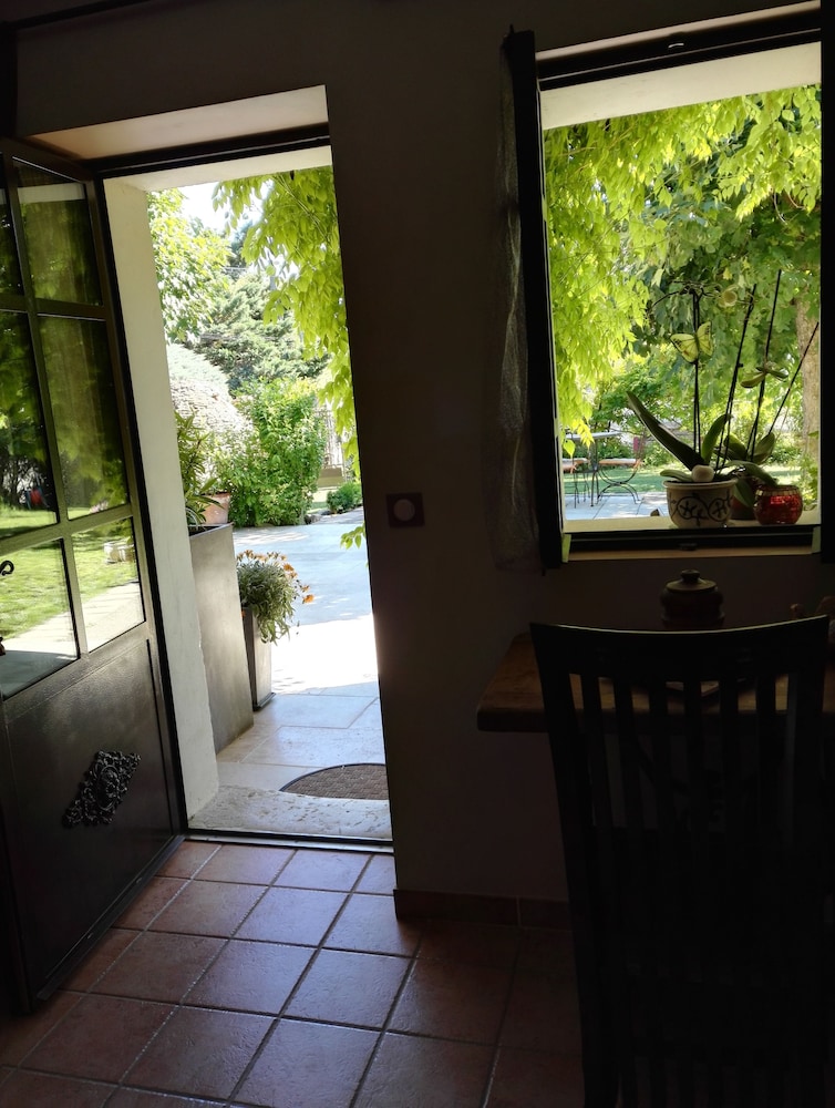 Photo 8