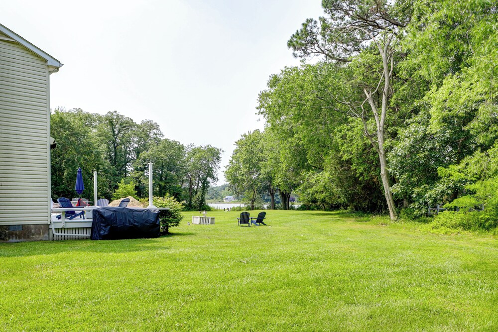 Waterfront Home w/ Hot Tub in Bozman Village!