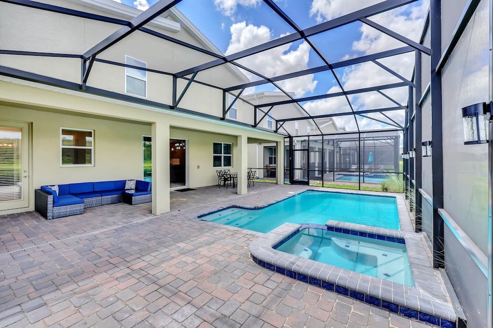 Serenity Lakeview Retreat Stunning Water Views, No Rear Neighbors, Private Pool, Game Room & Star Wars Cinema