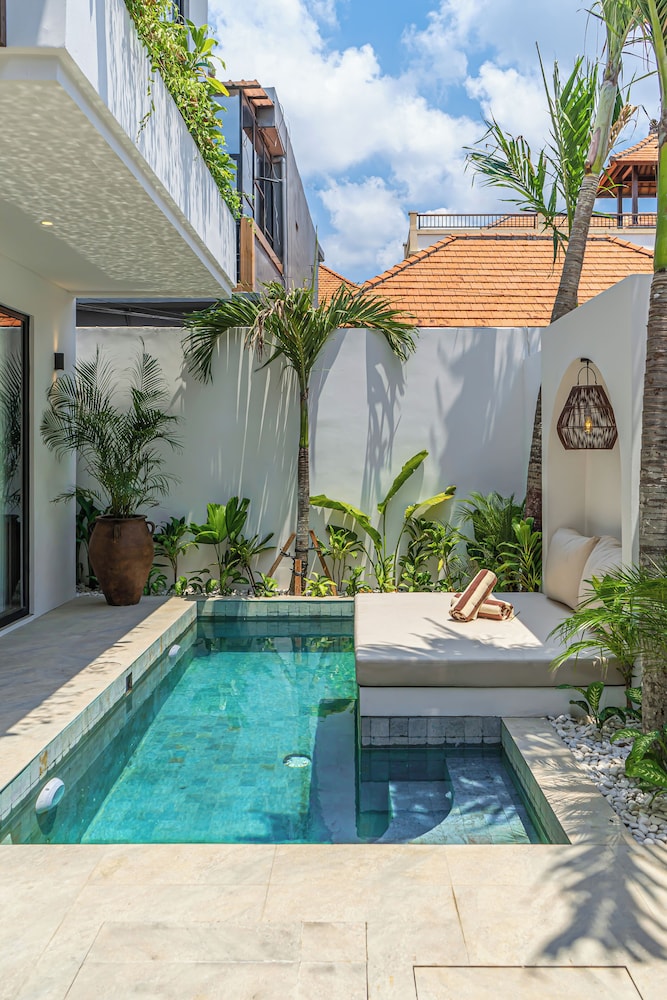 Nova Oasis 4