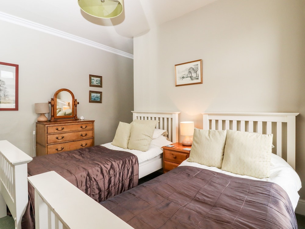 Craven House view 5