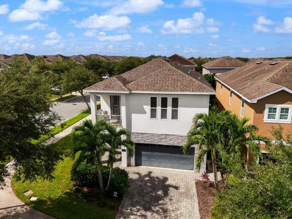 Elegant 8br Retreat W/ Private Pool, Spa & Family-friendly Comfort 8 Bedroom Villa