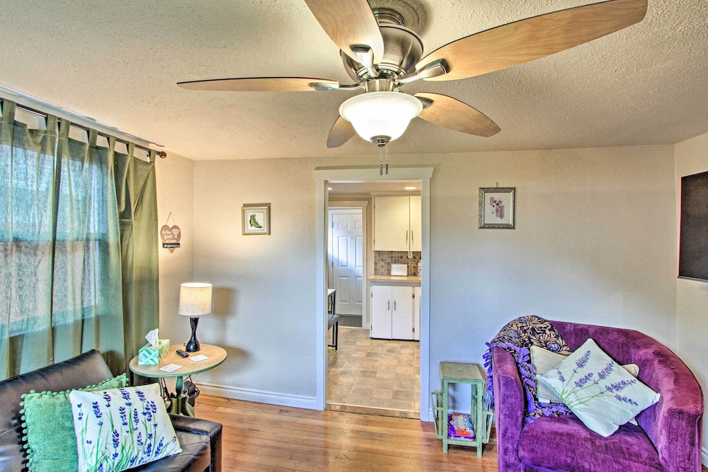 Lovely Tacoma Cottage w/ Fire Pit, Near Dtwn! - Property Image 1
