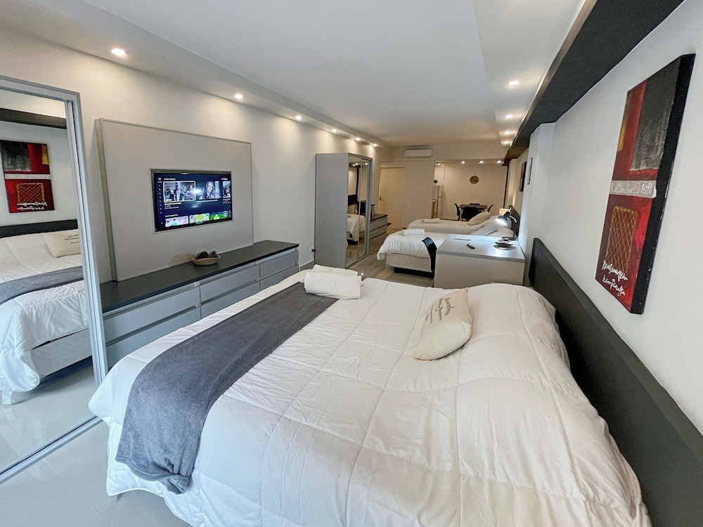 Ayres Suites Moreno