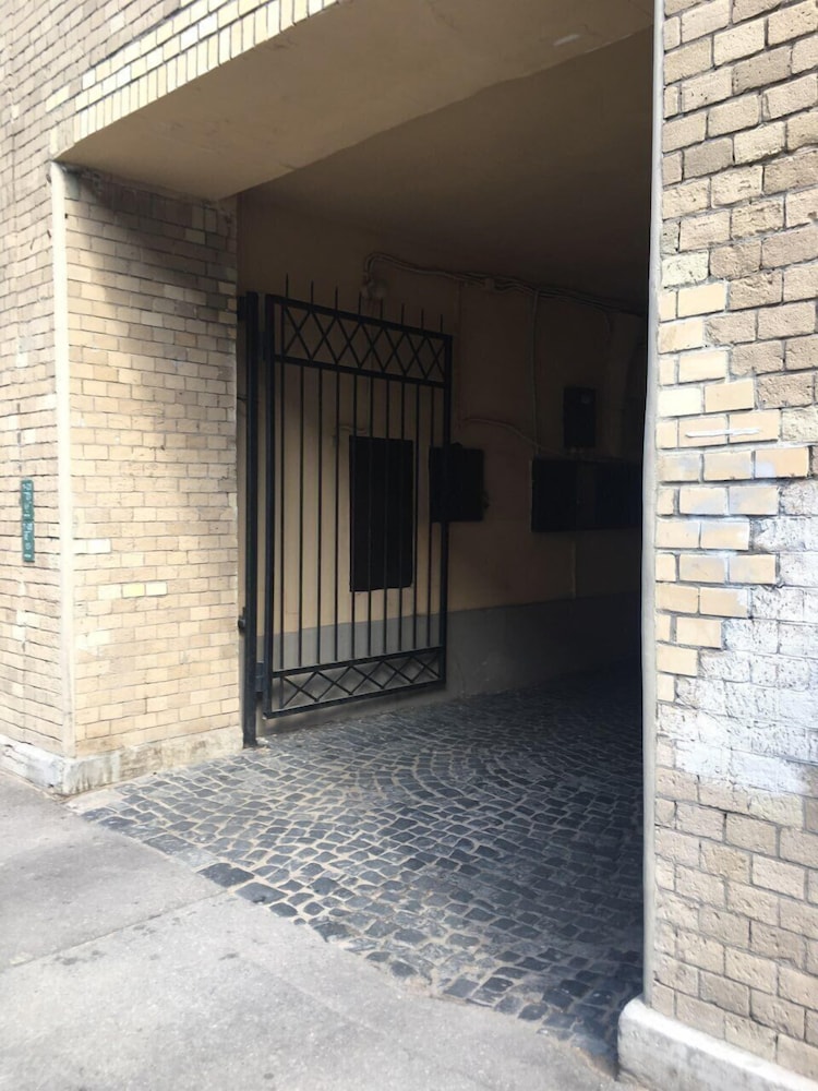 Studio apartment on 12 Liniya