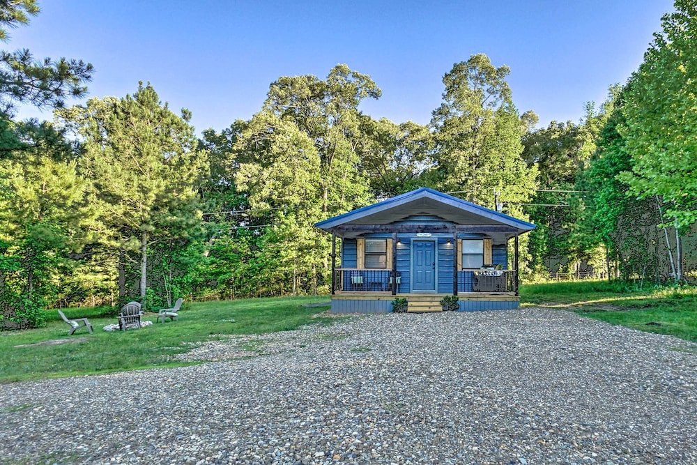 Hotel Serene Broken Bow Cabin w/ Fire Pit & Gas Grill! - Image 1