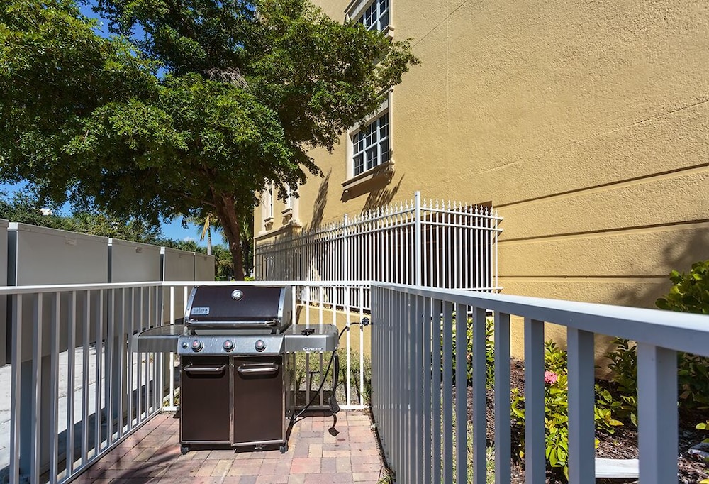 Bella Lago 423 by Distinctive Beach Rentals