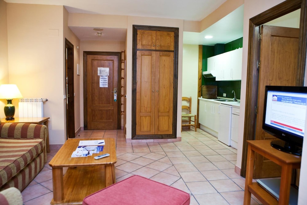 Monachil Vacations - Aparthotel Trevenque - Property Image 4