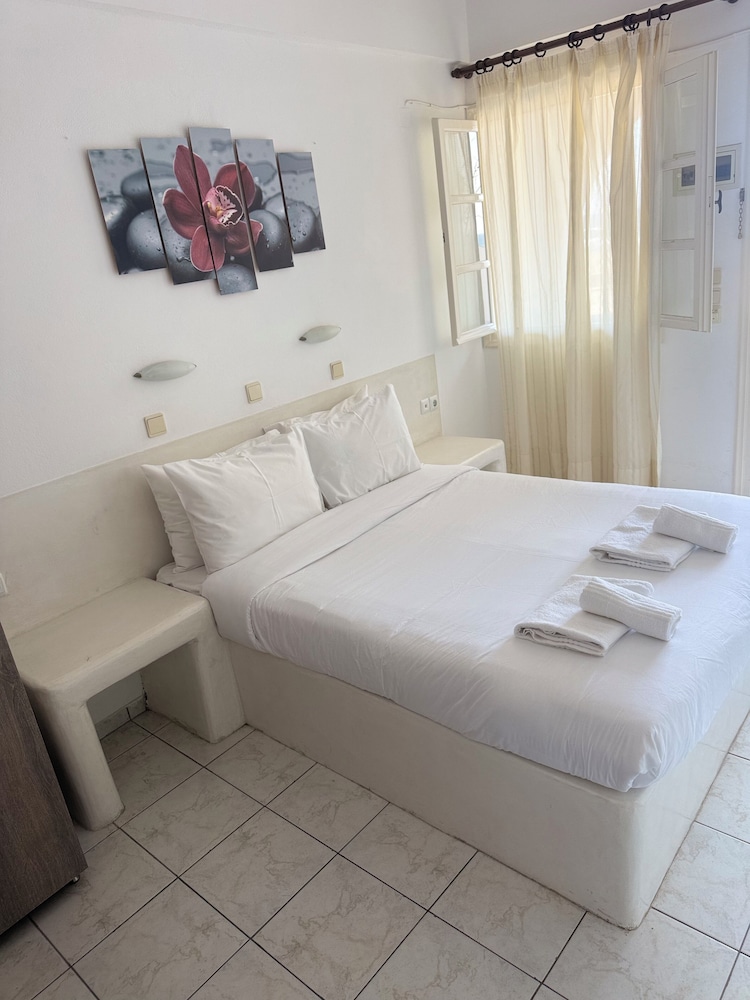 Aegean Nest Studios - Adults only