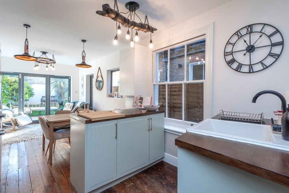 Stylish River Apartment - West Putney Embankment