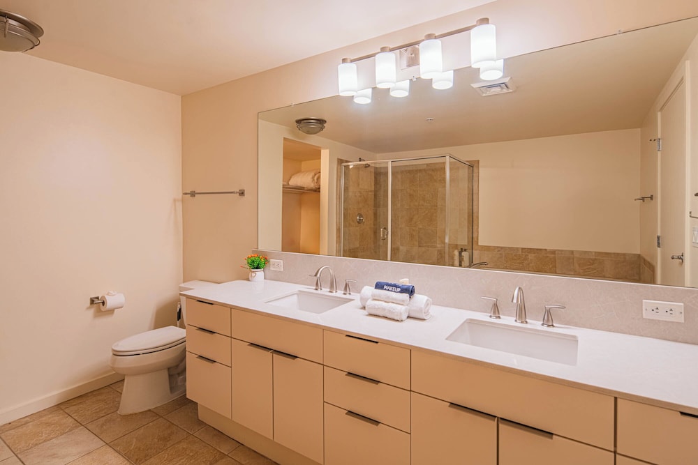 ROVE LIVING/KL - 44 Monroe