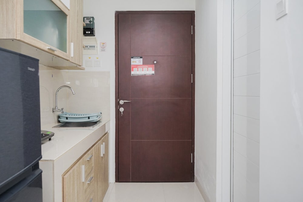 Homey Studio Apartment Springwood Residence