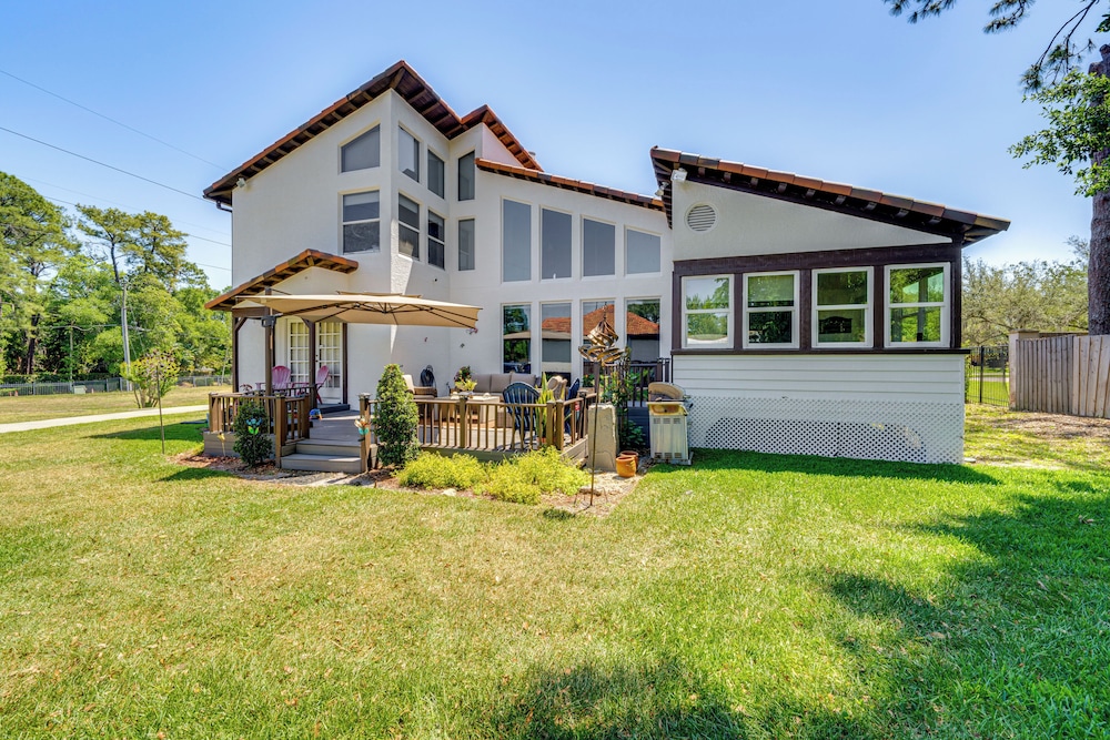 1-acre Backyard & Gym: Spacious Apopka Escape!