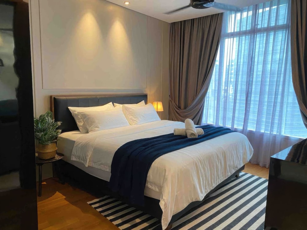 SOHO Suites KLCC by Emily in Town