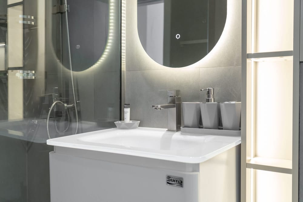 A Fabulous 1 Bedroom Apartment in Marina Pinnacle