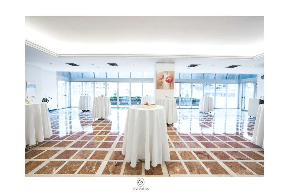 Ege Palas İş Oteli - Image 30