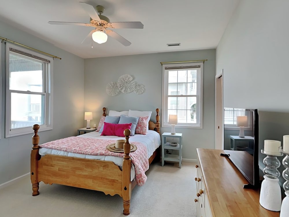 Sunny Side Up by Topsail Realty