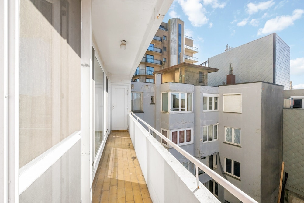 Flat by the Seaside With Stunning Ocean Views