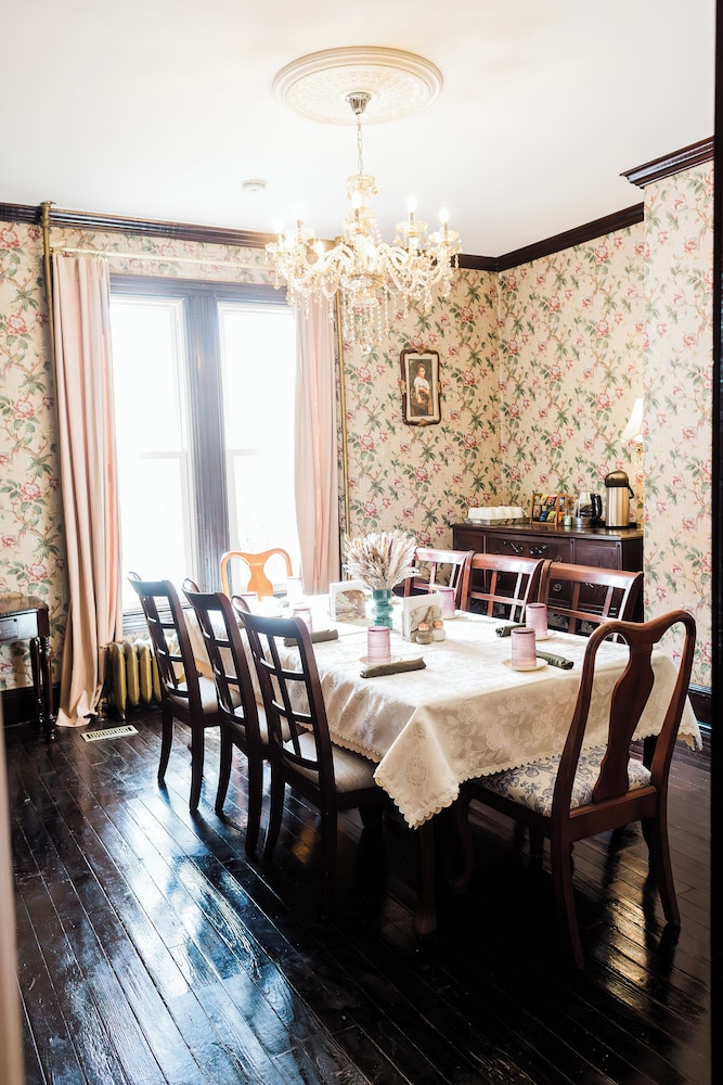 Blue Ridge Abbey Bed & Breakfast
